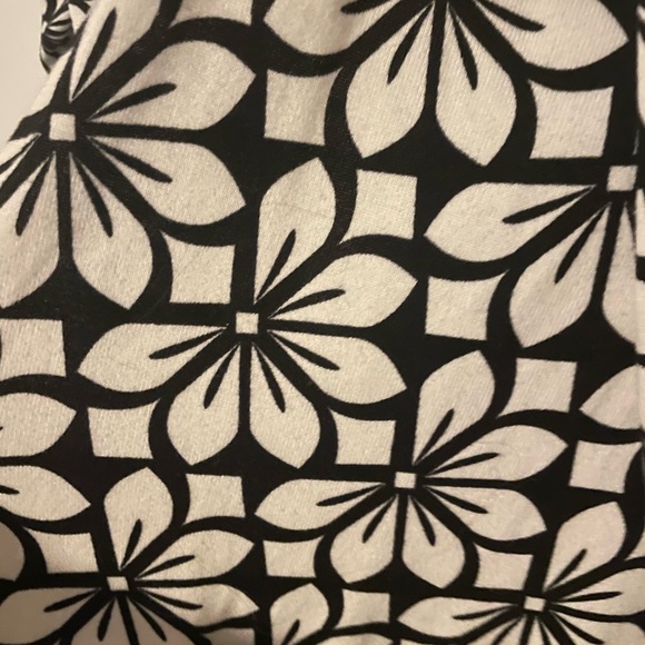 Lularoe Caroline - Picture 2 of 2